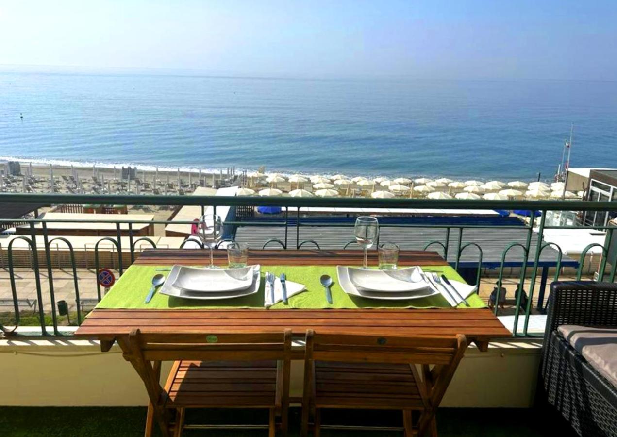 Apartamento Vista Mare Savona Exterior foto