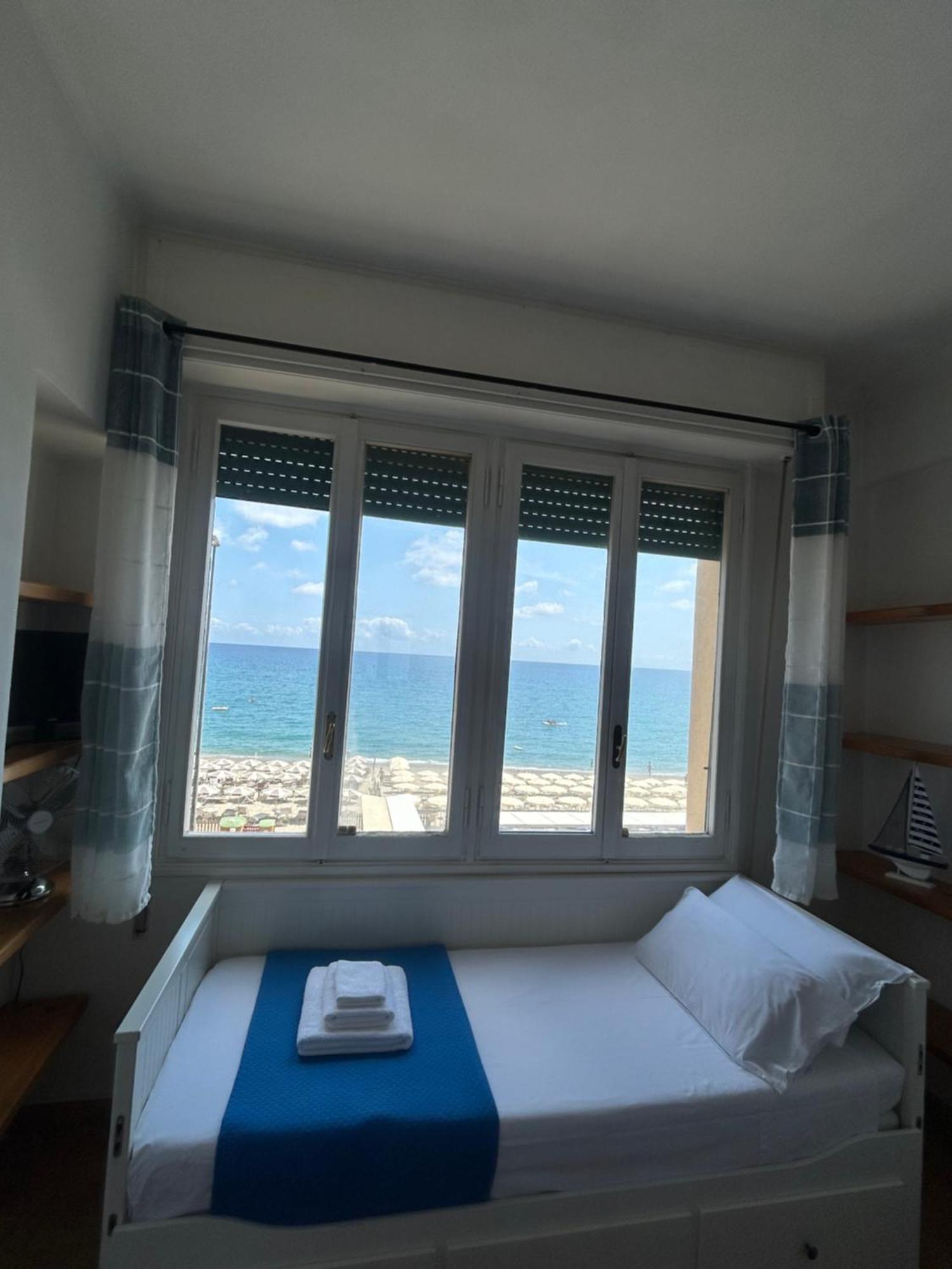 Apartamento Vista Mare Savona Exterior foto